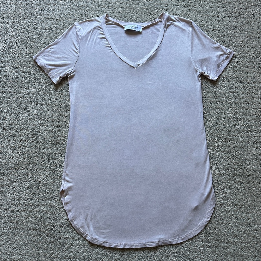 Carly Jean Los Angeles CJLA CJ’s Favorite V-Neck Tee